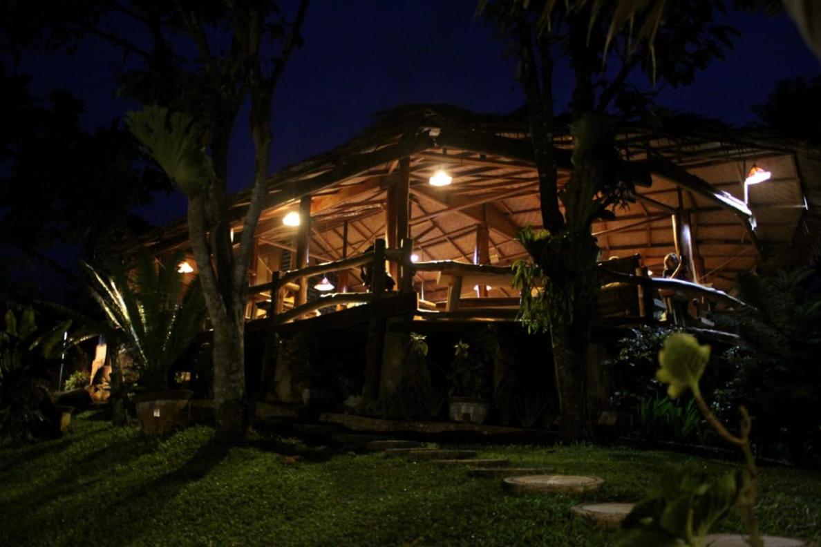On The Rocks Bungalows, Restaurant And Jungle Trekking Tours Букит-Лаванг Экстерьер фото