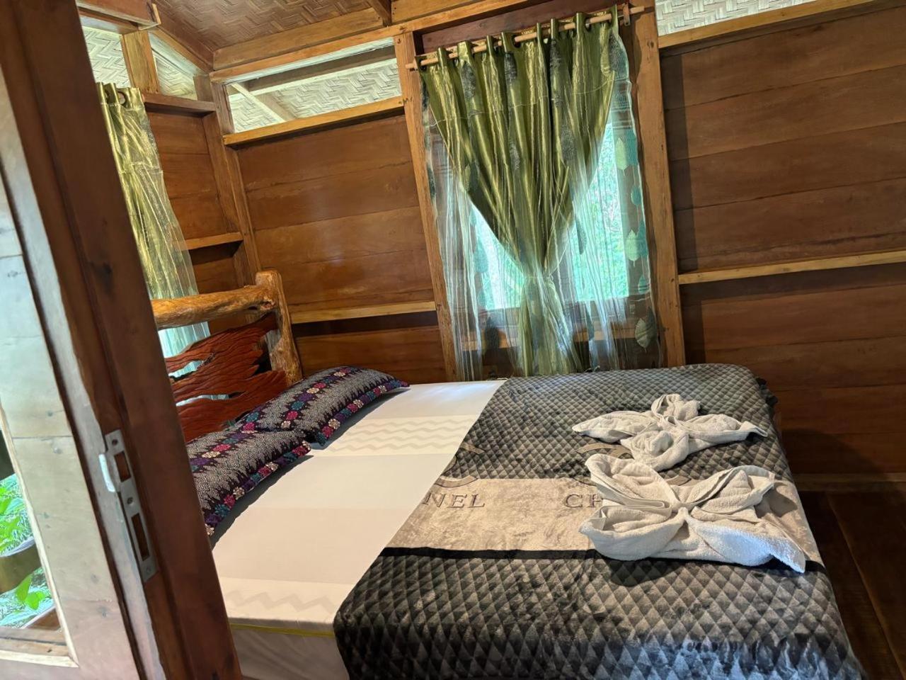 On The Rocks Bungalows, Restaurant And Jungle Trekking Tours Букит-Лаванг Экстерьер фото