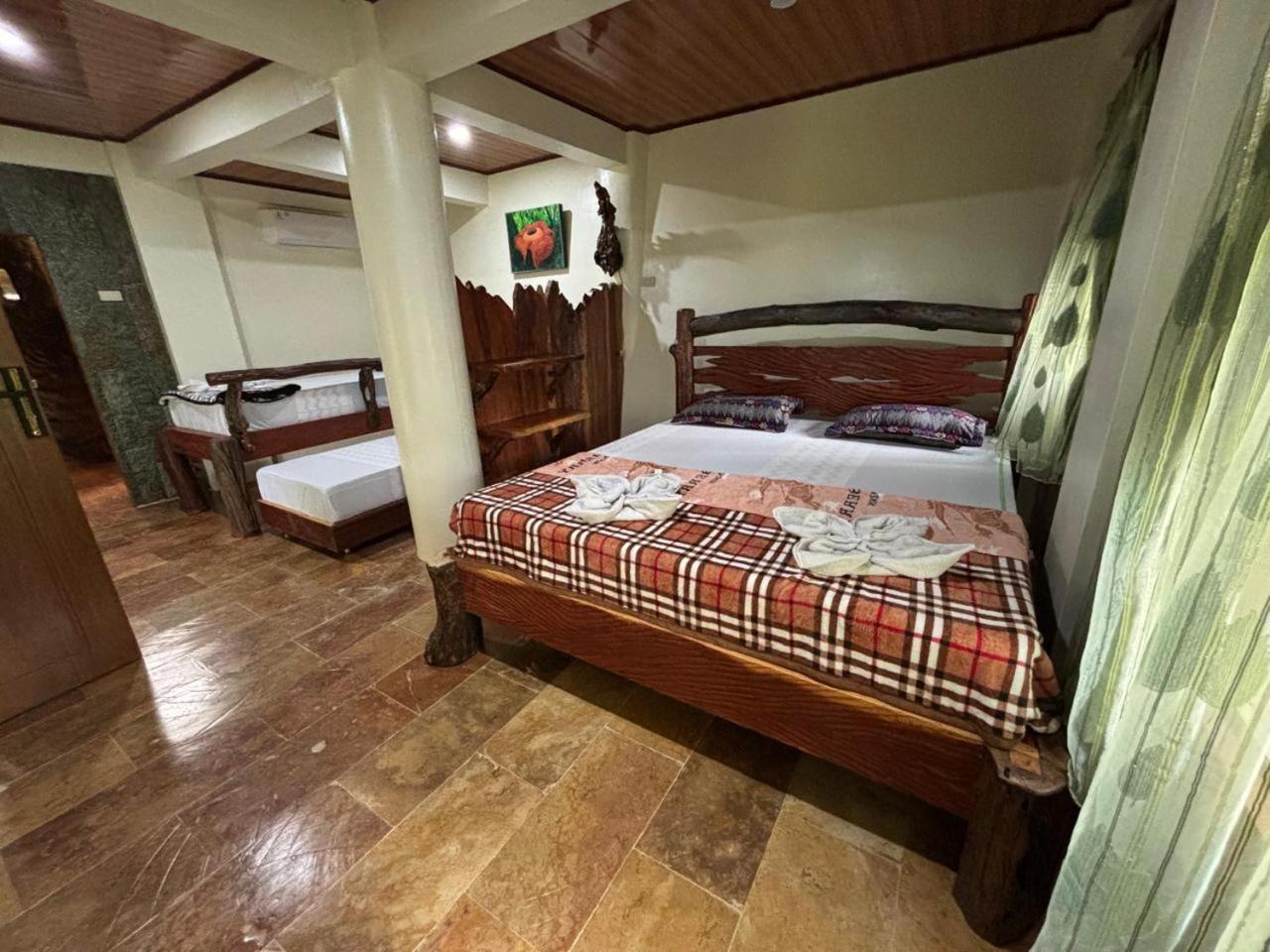 On The Rocks Bungalows, Restaurant And Jungle Trekking Tours Букит-Лаванг Экстерьер фото