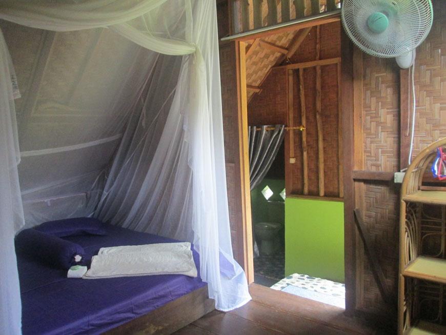 On The Rocks Bungalows, Restaurant And Jungle Trekking Tours Букит-Лаванг Экстерьер фото